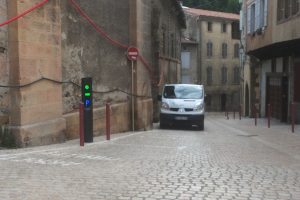 Borne arret minute avec marquage au sol